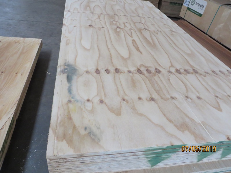 Nadelsperrholz C+C 20 mm 250 x 125 cm mit Wasserflecken